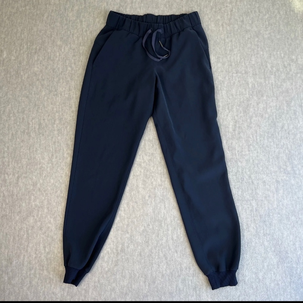 Lululemon On The Fly Jogger True Navy Blue Size 4